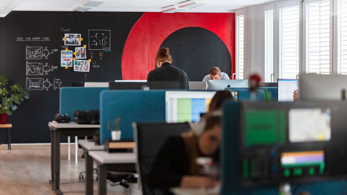 Bureau open space de Take Off Productions à Fribourg.